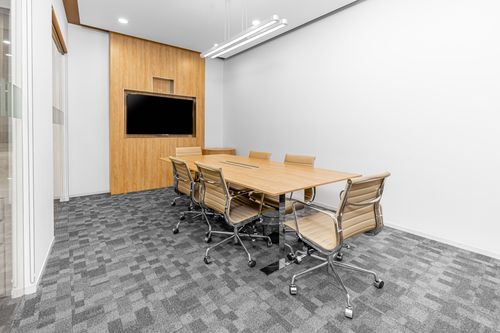 Large office space for 10 employees in Regus Silom Complex