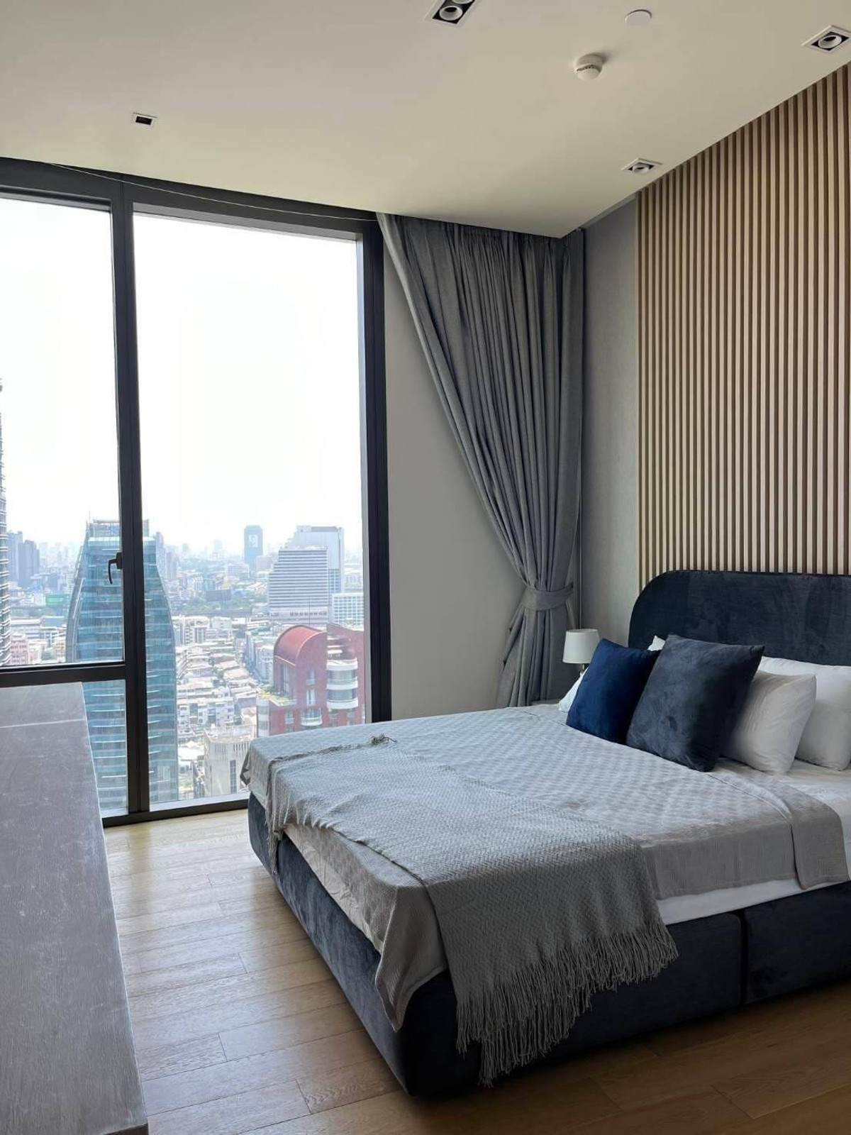 SL063/ให้เช่า 28 Chidlom คอนโดหรูย่านชิดลม ชั้นสูง วิวเมืองเปิดโล่ง ใจกลางกรุงเทพ – รูปที่ 3