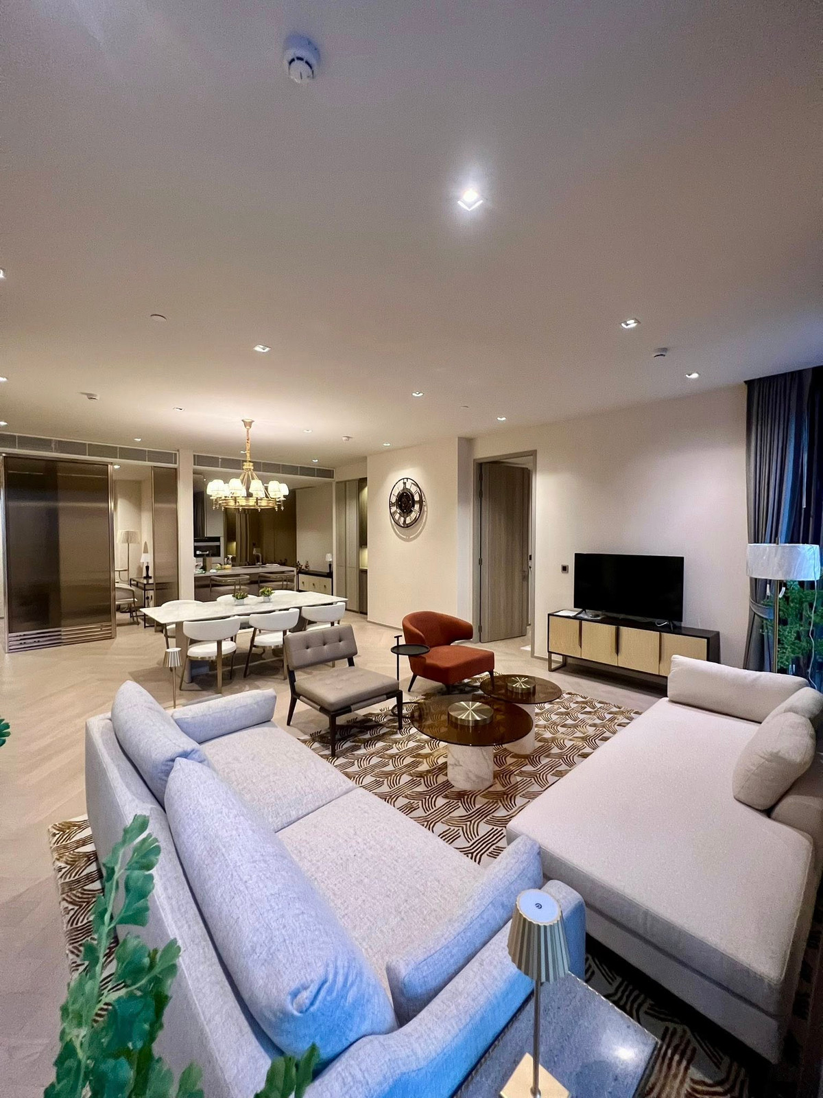 SL053/ พร้อมอยู่ ให้เช่าและขายคอนโดหรูใจกลางสาทร The Reserve Sathorn ห้องใหญ่ 114 ตร.ม. SL053/ พร้อมอยู่ ให้เช่าและขายคอนโดหรูใจกลางสาทร The Reserve Sathorn ห้องใหญ่ 114 ตร.ม.