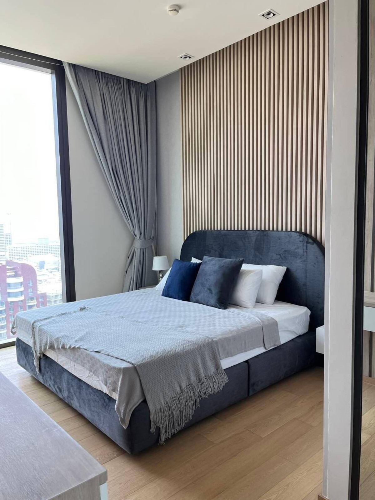 SL063/ให้เช่า 28 Chidlom คอนโดหรูย่านชิดลม ชั้นสูง วิวเมืองเปิดโล่ง ใจกลางกรุงเทพ – รูปที่ 2
