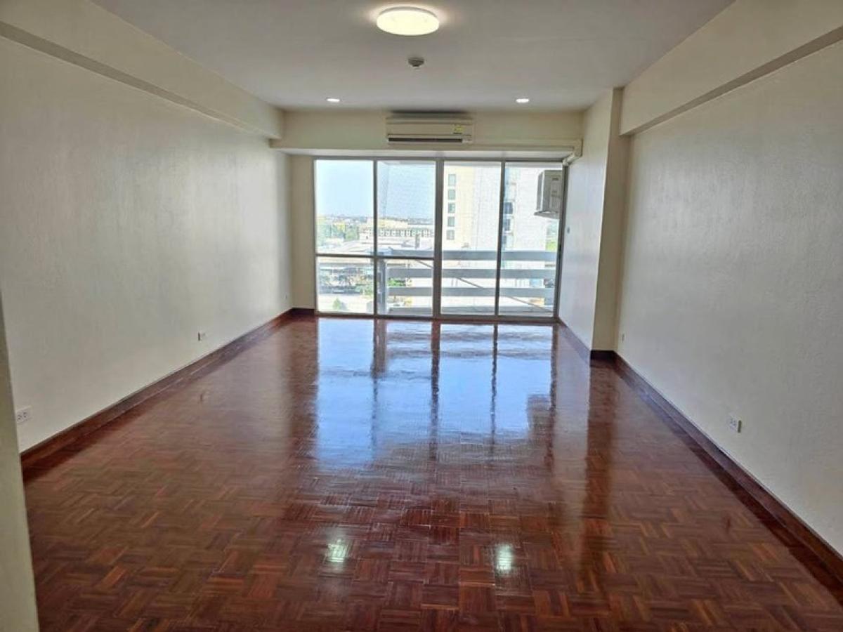 (A033552) Evergreen View Tower (A033552) Evergreen View Tower