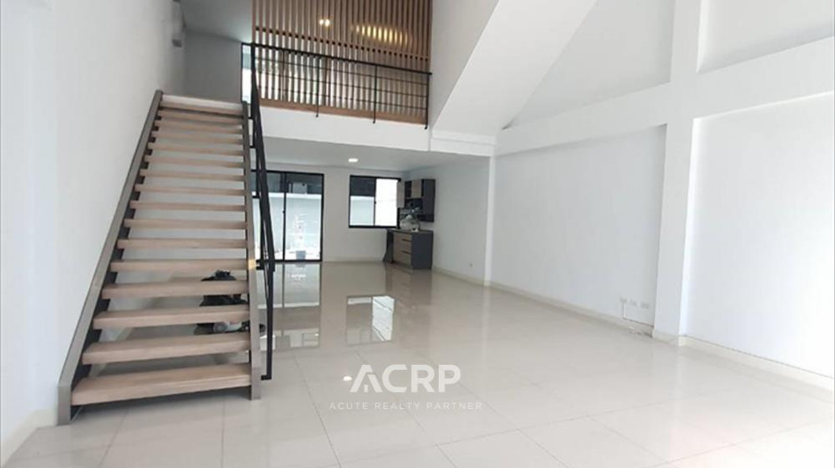 ขายพร้อมผู้เช่า โฮมออฟฟิศ 4.5 ชั้น สไตล์ Loft โครงการ Nirvana @ Work Ramintra ติดถนนรามอินทรา – รูปที่ 2