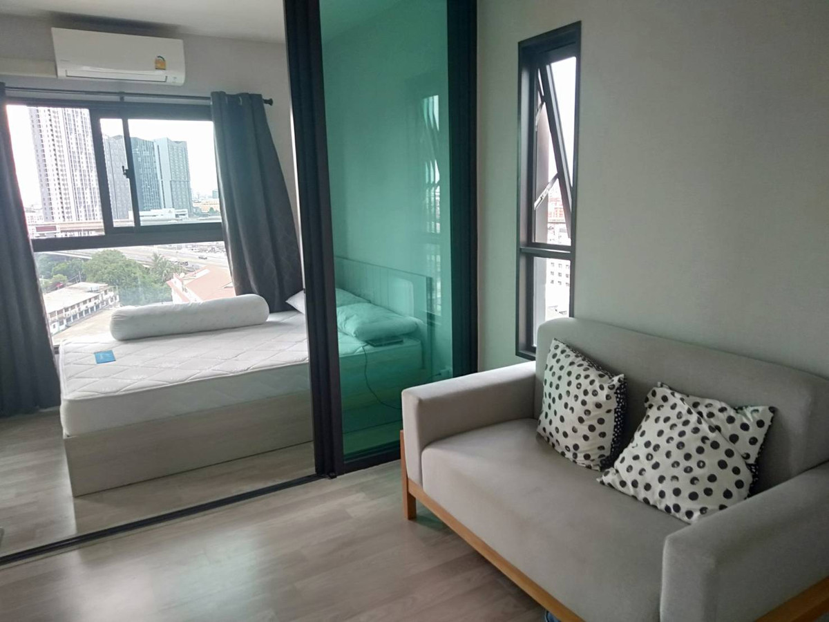 Rent privacy Rama9, size 23 sq m, price 10,500 baht, complete with furniture and electrical appliances.