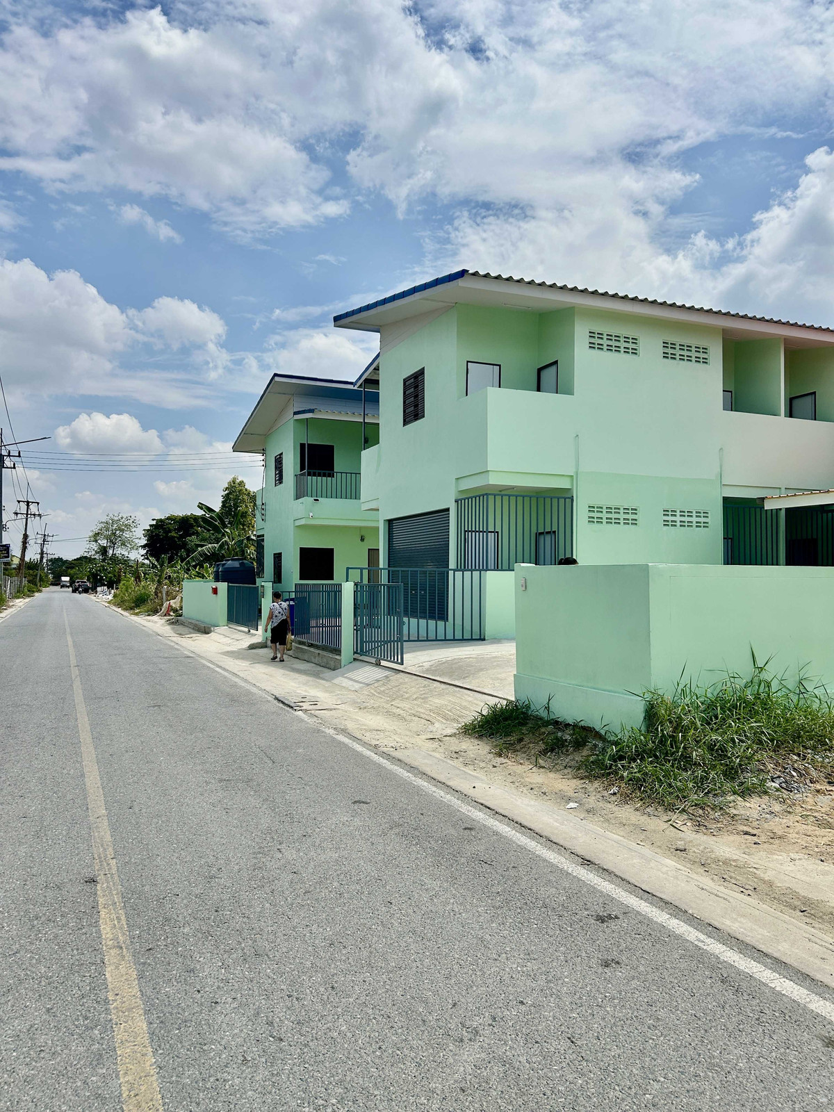 New Apartment Complex & House for Sale 34 Rooms Near Market Village Rangsit New Apartment Complex & House for Sale 34 Rooms Near Market Village Rangsit