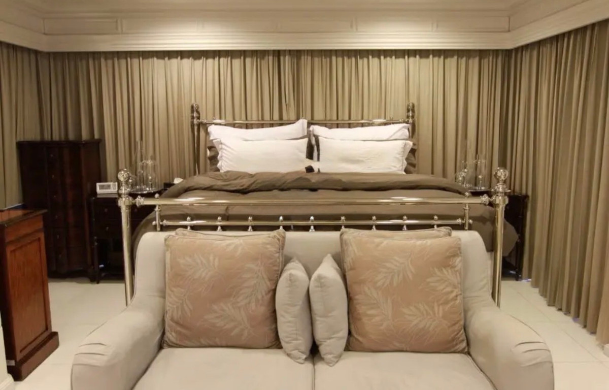 SL074/ให้เช่าคอนโดหรู Sathorn Gardens ห้องใหญ่ 200 ตร.ม. 3 ห้องนอน ใกล้ MRT สีลม เพียง 780 เมตร