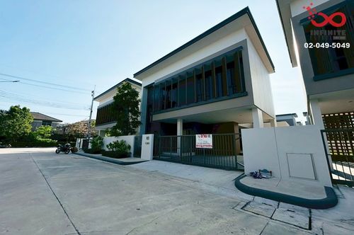 Single house for sale, Villa 168 New Krungthep Kreetha, 2 floors, 59 sq m. New house ready to move in. Near Suvarnabhumi Airport, Phatthana Rural Road