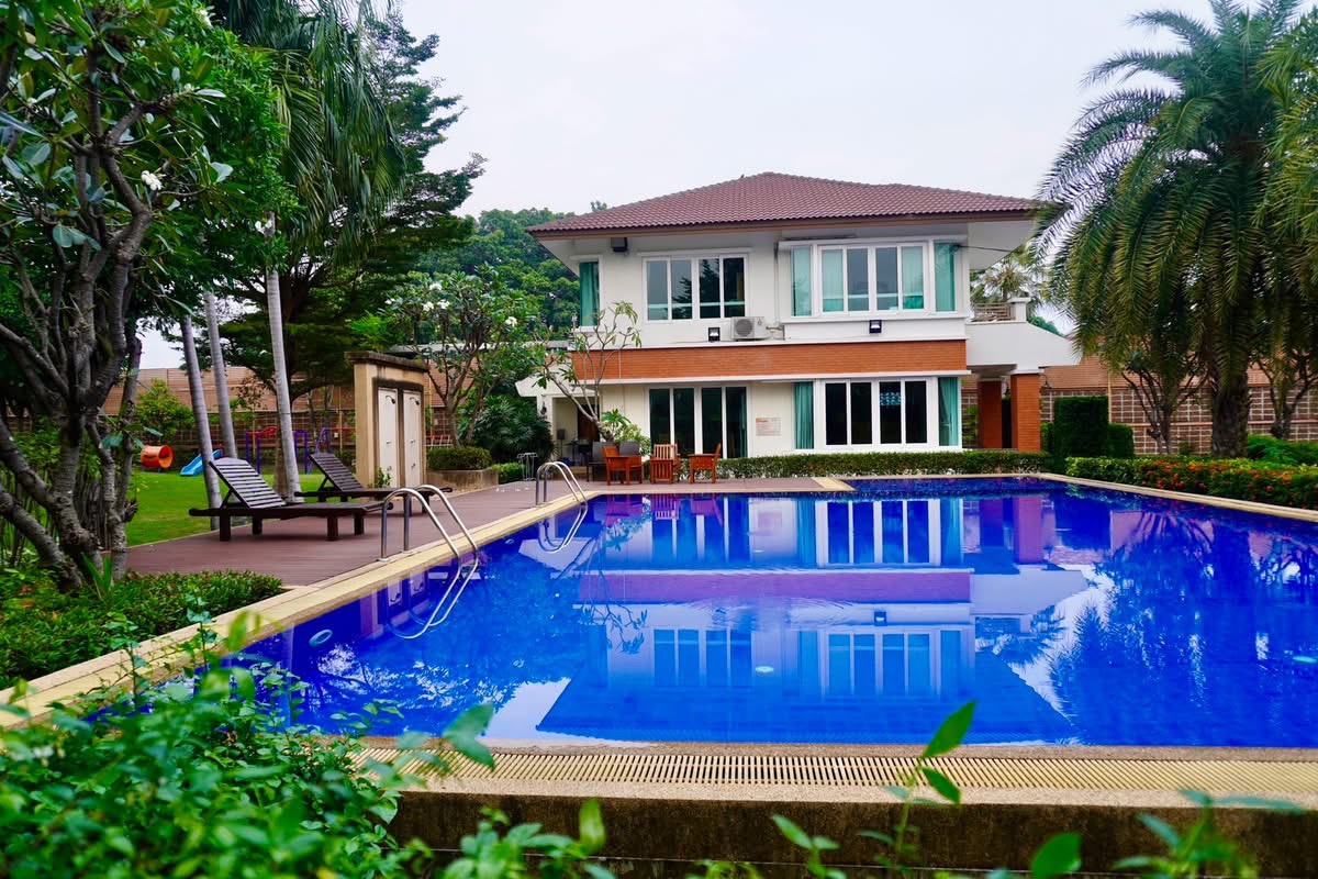 🏡 Luxury resort-style detached house for sale, located behind Central Rama 2, Casa Legend Rama 2 project by Q House.