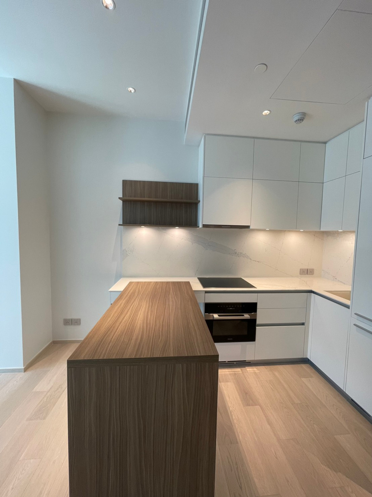Condo for rent Ei8hteen Seven, 1 bedroom, 51 sq m, Asoke - Phrom Phong area, near EmQuartier, near Lumphini Park. Condo for rent Ei8hteen Seven, 1 bedroom, 51 sq m, Asoke - Phrom Phong area, near EmQuartier, near Lumphini Park.