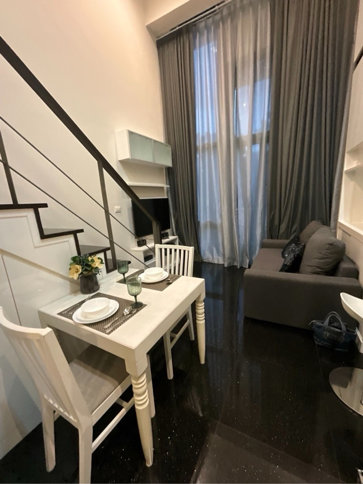 Ashton Morph 38 Duplex 1 bed 1 bath Ashton Morph 38 Duplex 1 bed 1 bath