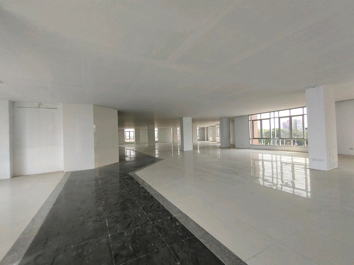 Long-term rental of a super luxury building. The only potential location on Sri Saman Road.