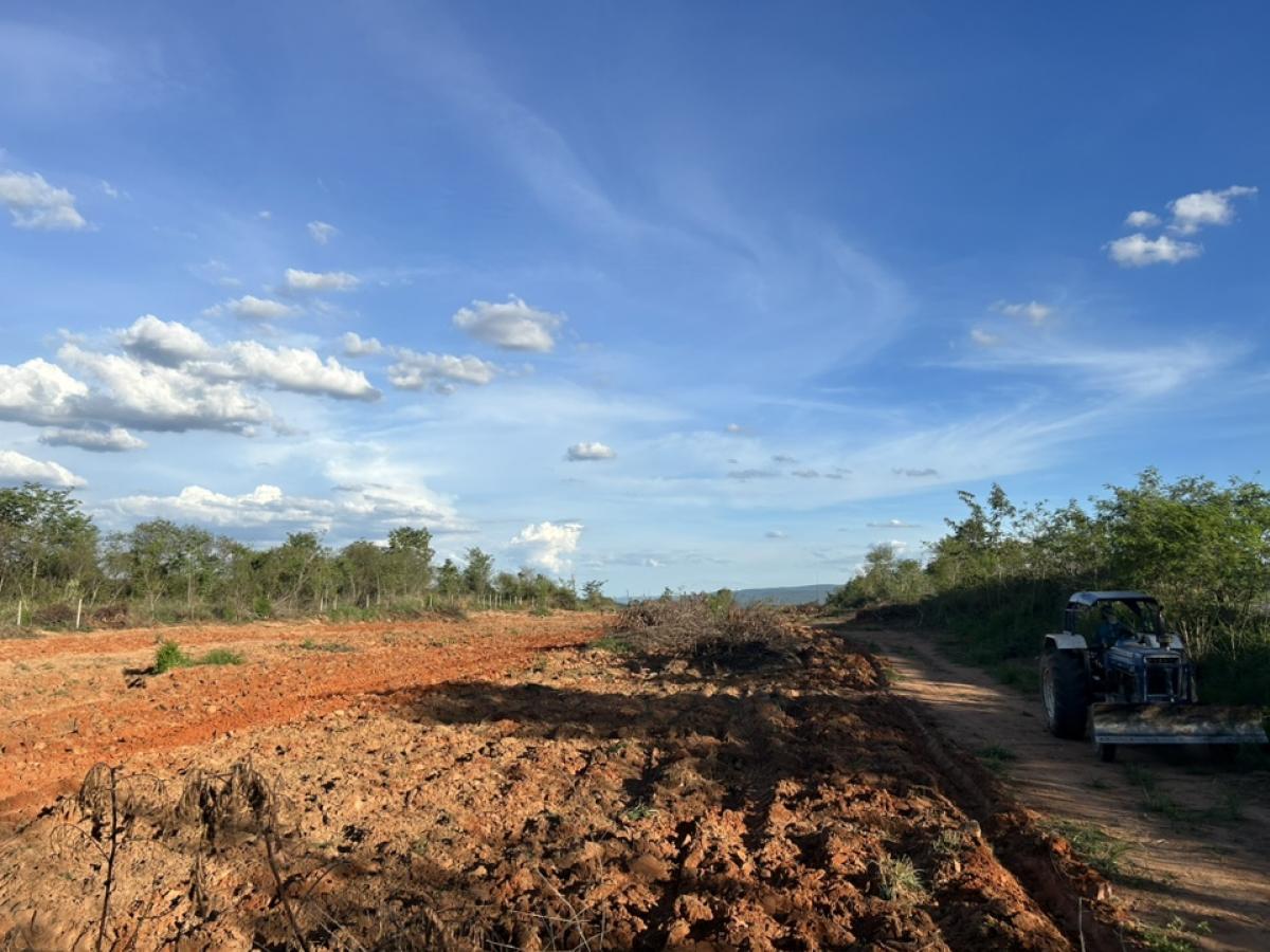 ขายที่ดินสวยที่สุด 15 ไร่ติดถนนมิตรภาพสูงจากระดับน้ำทะเล 400 เมตรวิวอ่างเก็บน้ำซับประดู่ หนึ่งเดียวในอ.สีคิ้ว จ.นครราชสีมาโทร 0909-782-762出售位于米特拉帕路（Mittraphap Road）的一块风景优美的15莱（rai）土地，海拔400米，可饱览萨帕杜水库（Sap Pradu Reservoir）的壮丽景色。这是呵叻府锡基乌县（Sikhiu District, Nak – รูปที่ 3