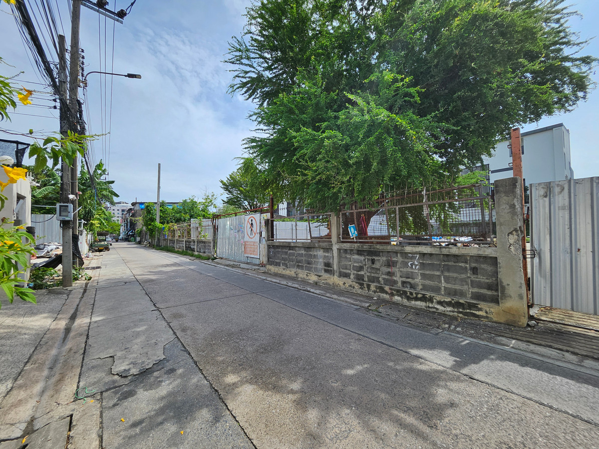 ให้เช่า ที่ดิน ซอยอินทามระ 12 ใกล้รถไฟฟ้าสถานีสะพานควาย ขนาด 207 ตร.ว. เทคอนกรีตเต็มพื้นที่ เหมาะทำธุรกิจ ค่าเช่า 50,000 บาท/เดือน – รูปที่ 2