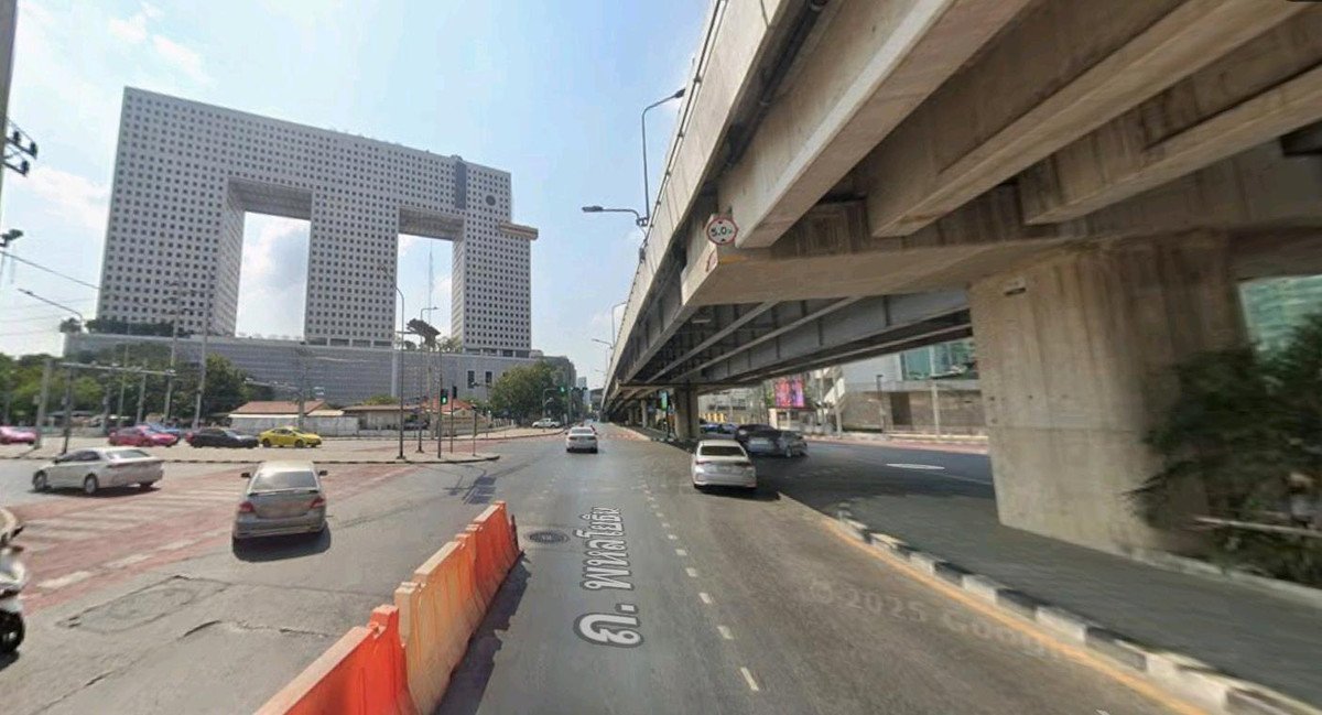 ขายด่วน ที่ดินติดถนนรัชดาภิเษก ใกล้เมเจอร์รัชโยธินเพียง 500 เมตร ราคาถูกที่สุดแปลงสุดท้าย ติดต่อ 063-363-4664 – รูปที่ 3