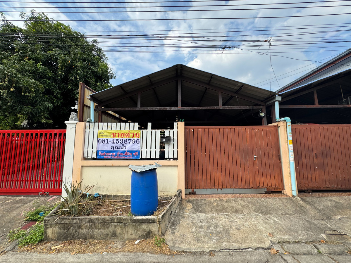 2-story house for sale, Soi Saranakhom 26, Don Mueang. 2-story house for sale, Soi Saranakhom 26, Don Mueang.