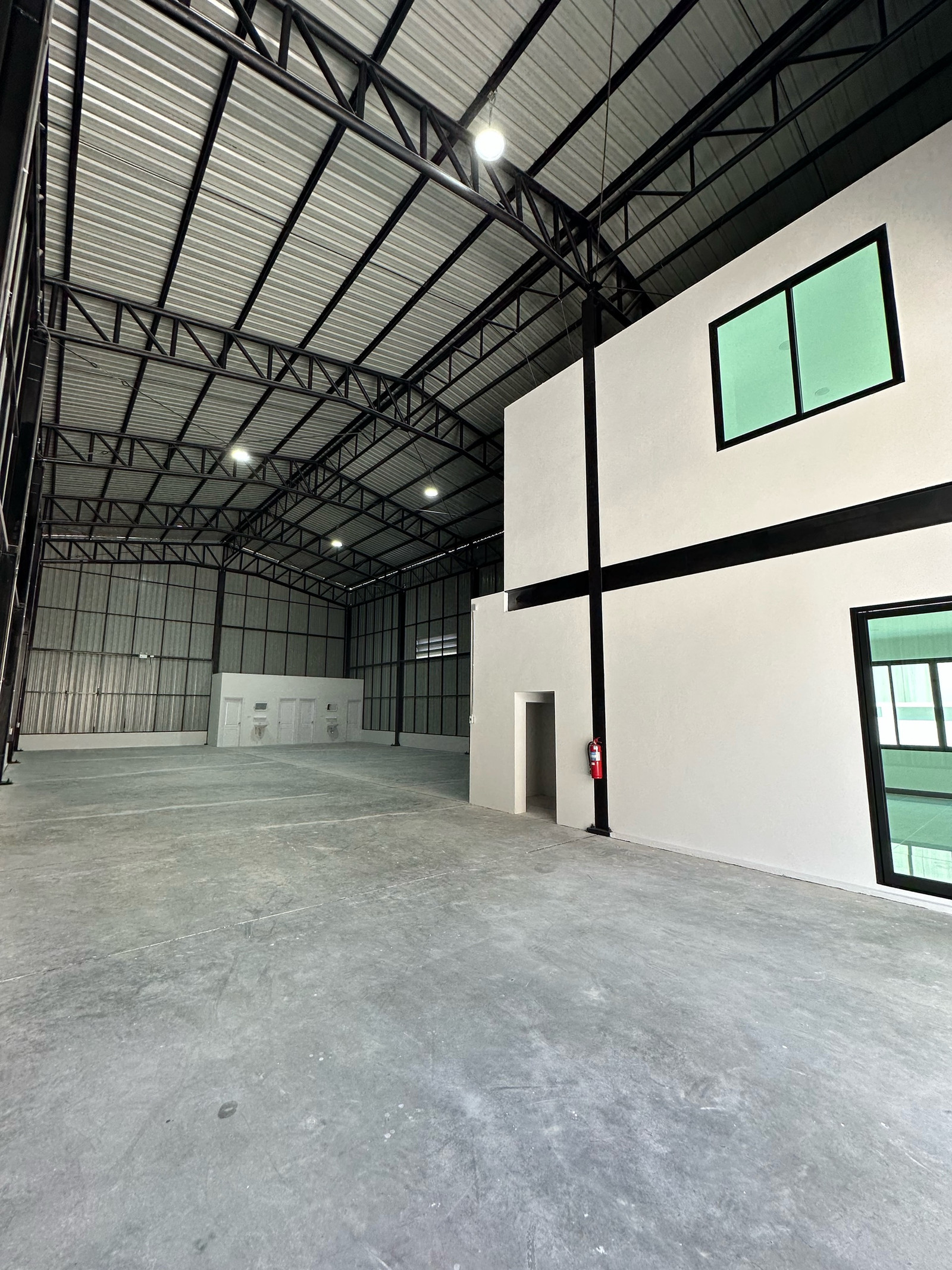 Warehouse for rent, size 340 sq m. and 950 sq m. in Soi Iyara 5. – รูปที่ 3