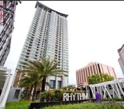 ✨ For Sale: Rhythm Ratchada - Huai Khwang Condo ✨  💰 Only 7,730,000 THB
