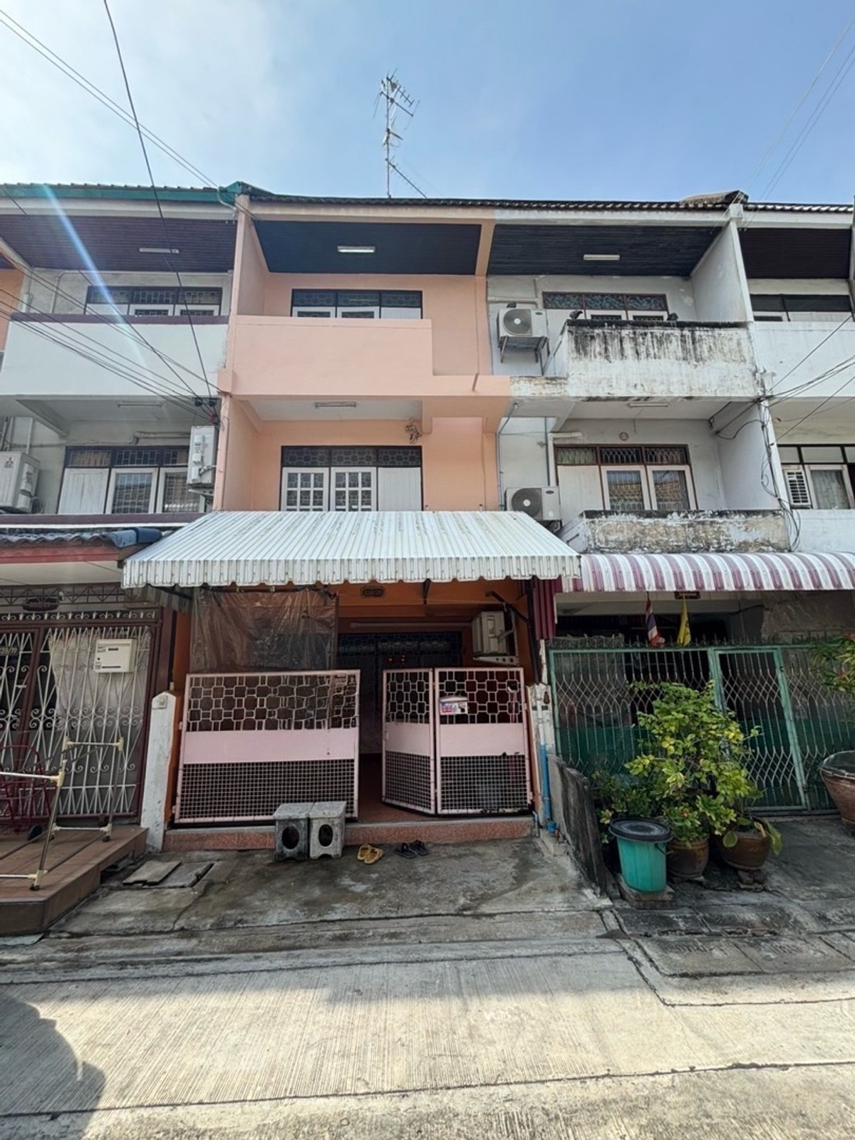 townhouse 3 ชั้น วชิรธรรมสาทิต 15 