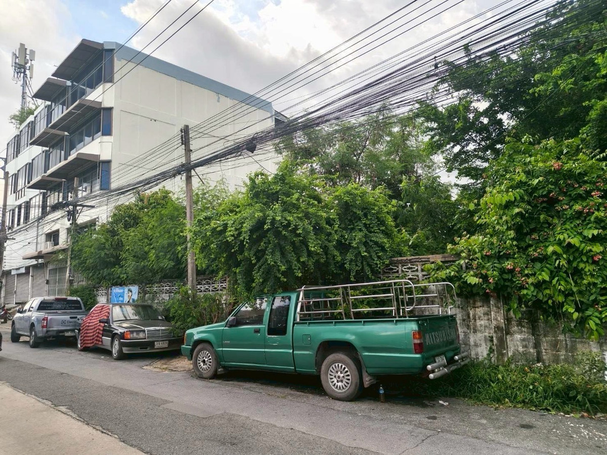 ขายที่ดินอุดมสุข ซอย 30 ใกล้โรงเรียนสิริรัตนาธร