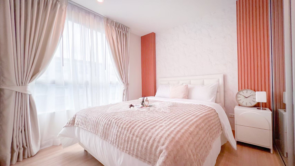 Rent/sell urgently 🔥 Newly renovated condo, ready to move in, size 28 sq m. ✨ Rent only: 7,500 baht/month, or buy for only 1.46 million baht (suitable for those with an income of 19,000 or more) Corner room, 7th floor, pool view, very private. Rent/sell urgently 🔥 Newly renovated condo, ready to move in, size 28 sq m. ✨ Rent only: 7,500 baht/month, or buy for only 1.46 million baht (suitable for those with an income of 19,000 or more) Corner room, 7th floor, pool view, very private.