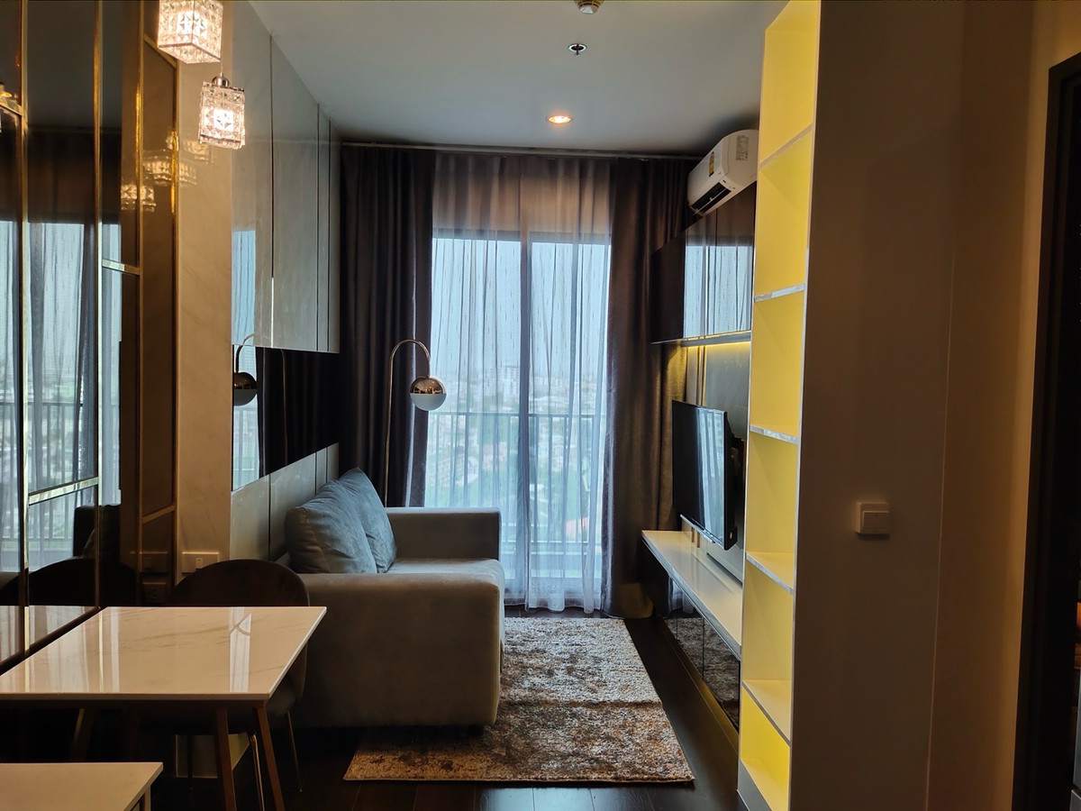 [C Ekkamai for sale/rental] For sale or rent, 1 bedroom condo, C Ekkamai project is a high rise condo, 44 ​​floors high.