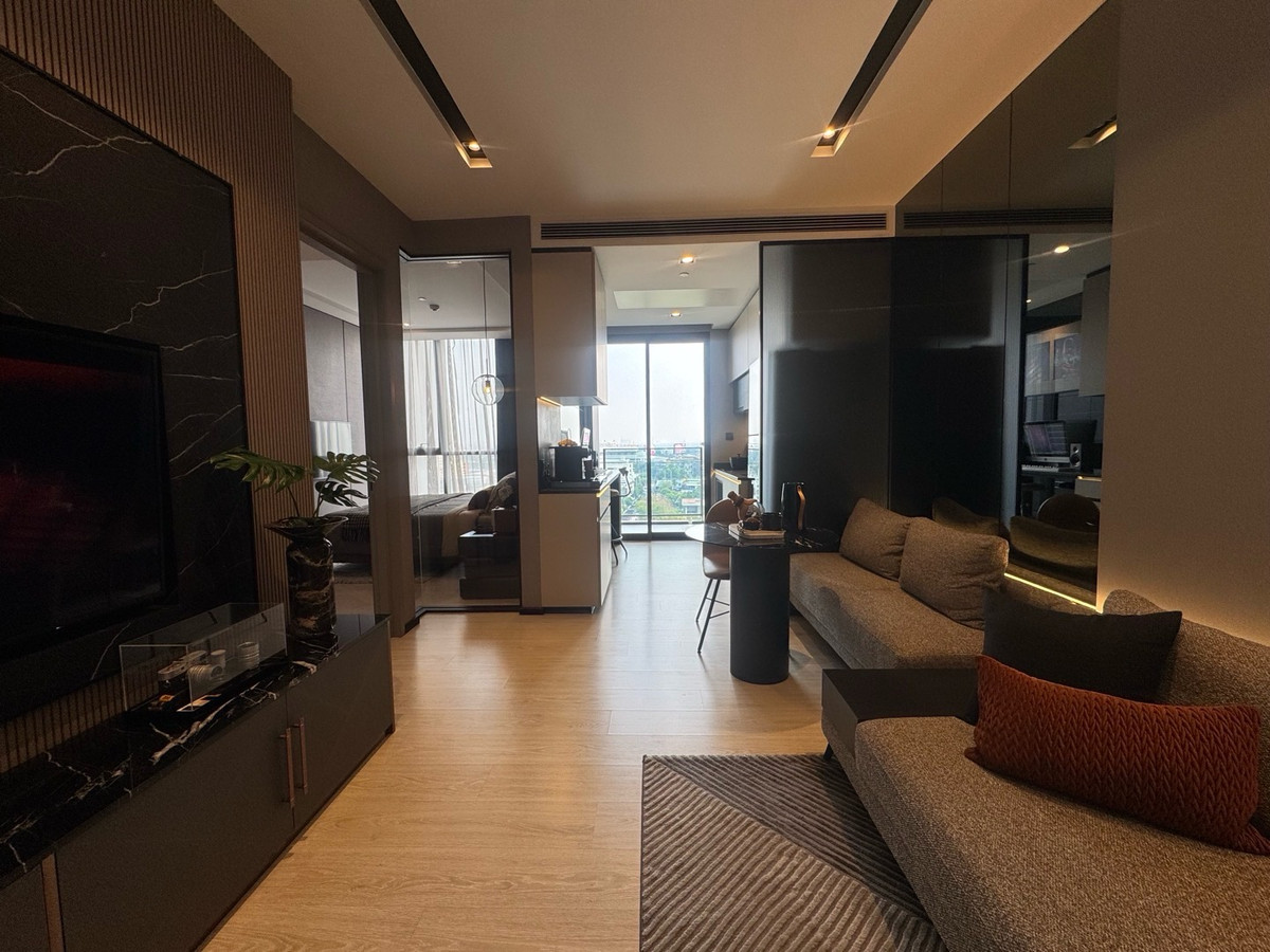 ✨ Super Luxury Condo for Sale The Room Sukhumvit 38 📌☁️1 Bed 44.76 sq.m.💰Price: 7.79 MB📞Phat 064-642-8664📞Nui 094-624-2014