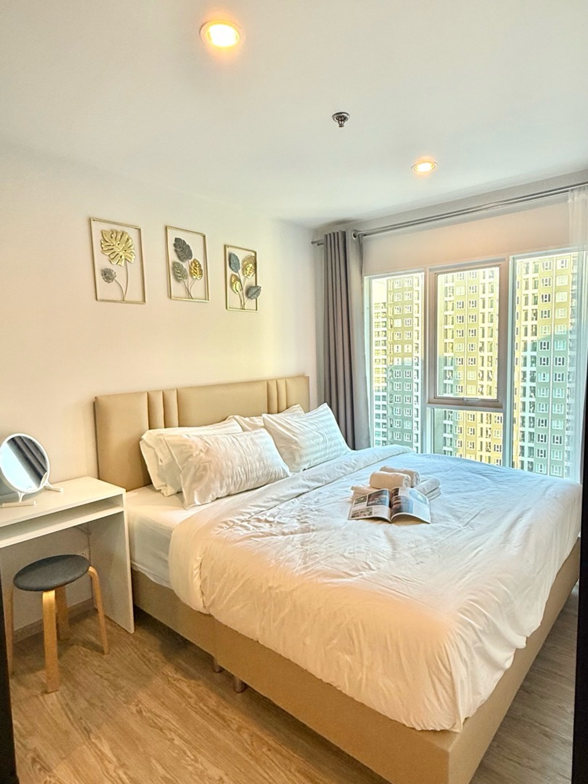 🔥 Condo for Rent – Regent Home Bangna (Short to Medium Term) 🔥(Only 400 meters from BTS Bangna – Ready to move in!)📍 Location: Bangna🏢 Project: Regent Home Bangna📏 Size: 28 sq.m. (1 Bedroom – open plan)📍 Floor: 27 | Building B🌊 River view |