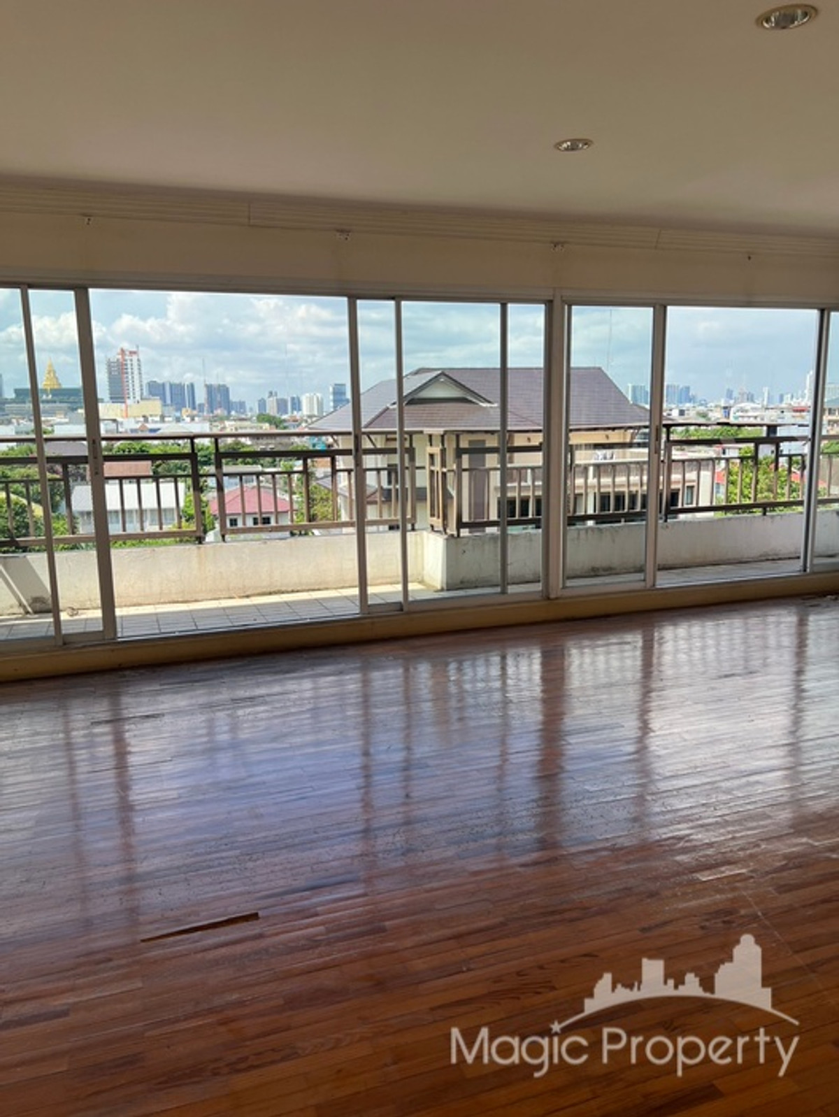 ขายเพนท์เฮ้าส์ 9 ห้องนอน ใน บ้านสวนสุโขทัย คอนโดมิเนียม ถนนสุโขทัย แขวงดุสิต เขตดุสิต กรุงเทพมหานคร – รูปที่ 2