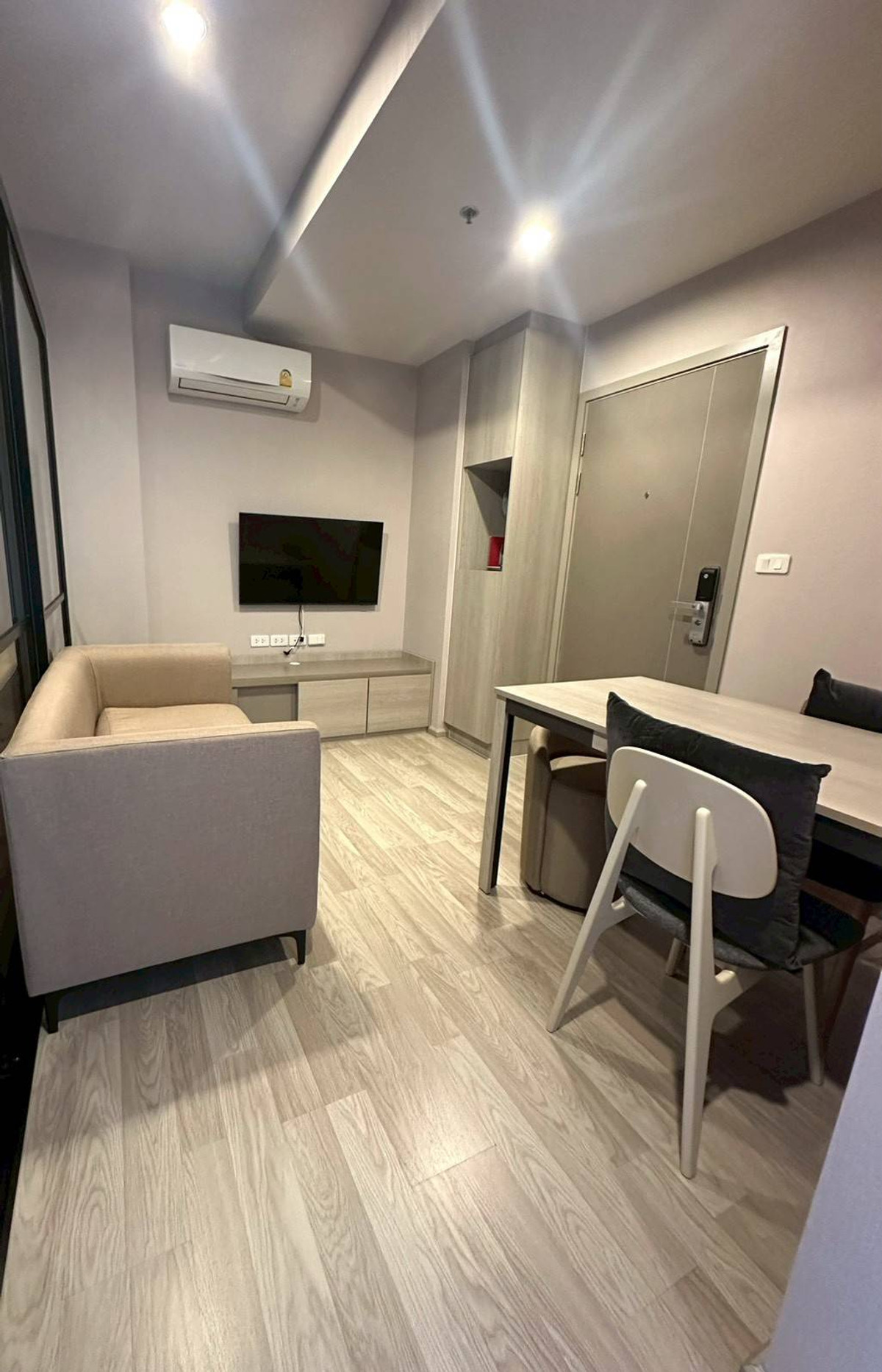 ห้องใหม่ อยู่เอง ขาย 1 ห้องนอน 1 ห้องน้ำ ไอดีโอ โมบิ สุขุมวิท อีสต์พอยท์ ห้องใหม่ อยู่เอง ขาย 1 ห้องนอน 1 ห้องน้ำ ไอดีโอ โมบิ สุขุมวิท อีสต์พอยท์
