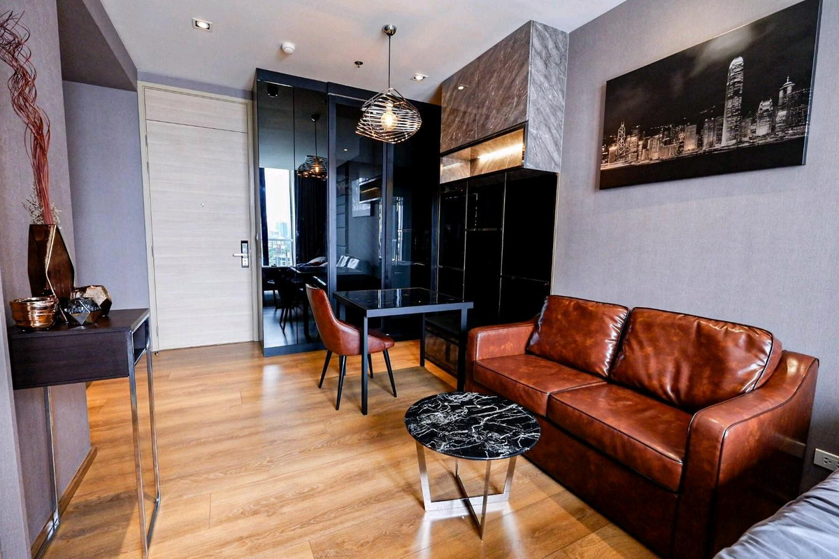 Condo Park Origin Phrom Pong - Studio Available for Sale, Near BTS Phromphong Condo Park Origin Phrom Pong - Studio Available for Sale, Near BTS Phromphong
