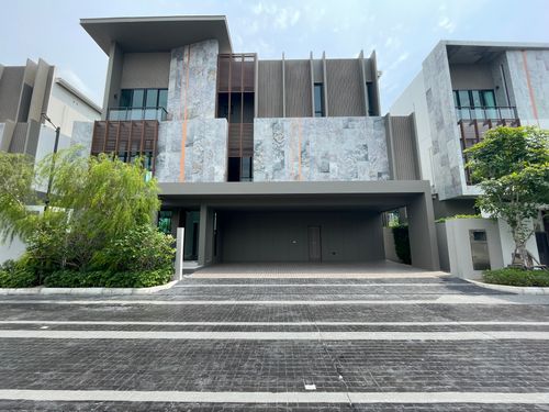 Urgent sale! THE ONE Signature Bangna-Rama 9 — A new definition of a luxurious 3-story Pool Villa with Multiverse functions for everyone in the family.