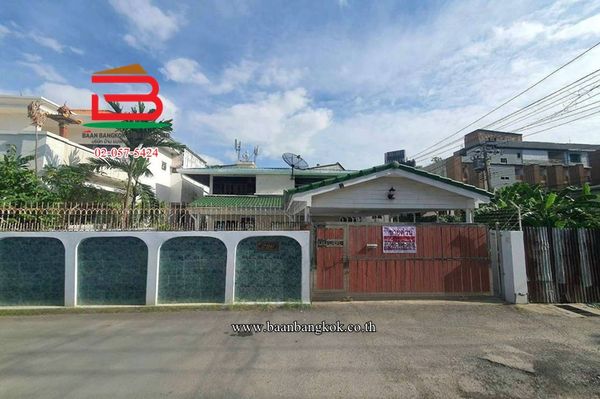 Single house, Soi Sukhumvit 65, Soi Chaiyaphruek, Intersection 2, area 65 sq m., Sukhumvit Road, Phra Khanong District, Bangkok.