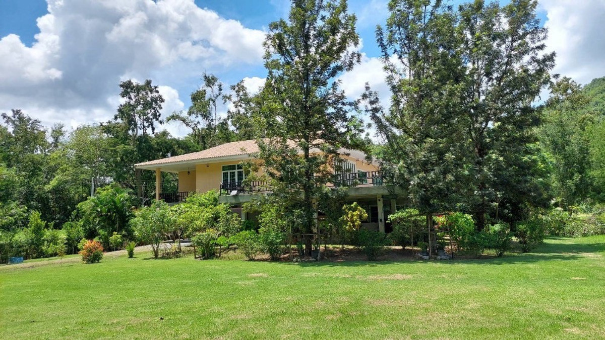 6 Bedroom Mountain View House for Sale in Khao Yai, Large Land 323 sq.w Near Khao Yai National Park 6 Bedroom Mountain View House for Sale in Khao Yai, Large Land 323 sq.w Near Khao Yai National Park