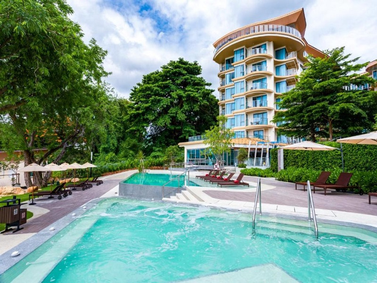 Condo for rent at Sonrisa Sriracha. Sea view, beautiful room, ready to move in, close to all amenities.