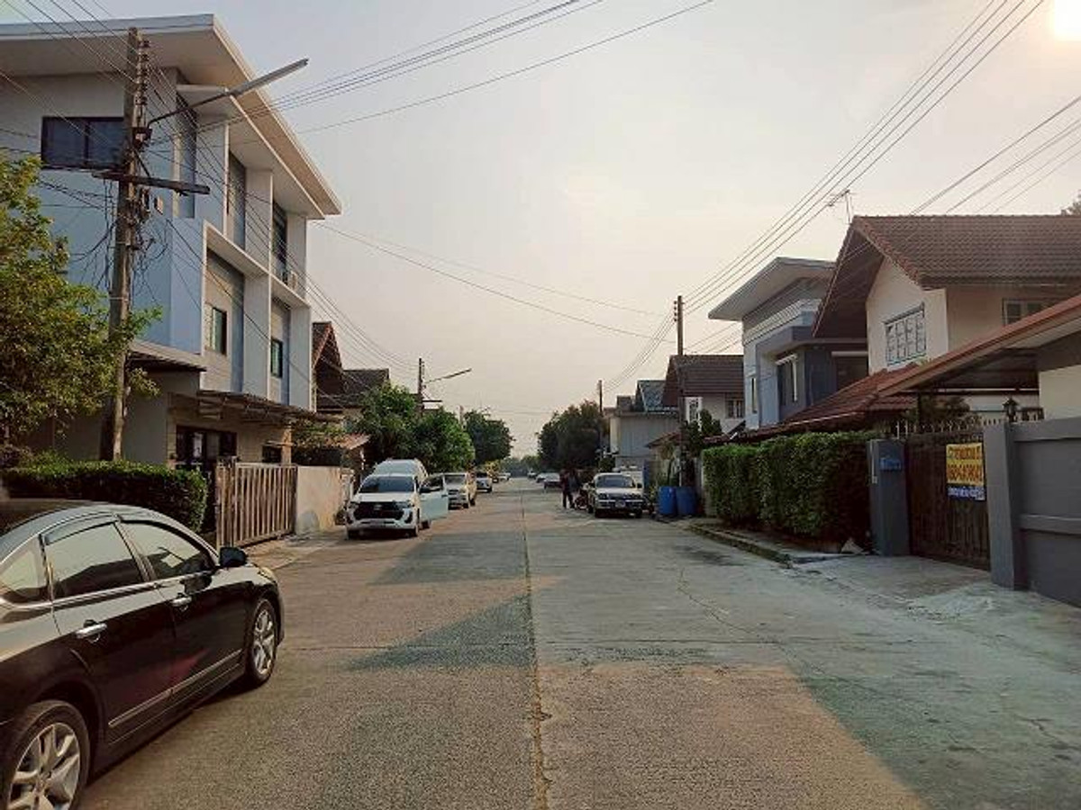🚩 H1303 บ้านเดี่ยว 2 ชั้น สภาพดี ราคาคุ้ม! 📍 หมู่บ้านปทุมวดี ซอยเทคโนโลยีแหลมทอง จ.ปทุมธานี – รูปที่ 2
