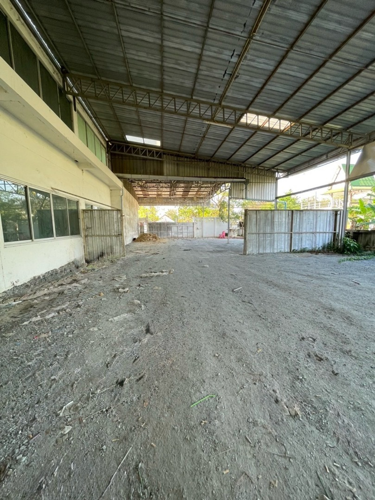 ขายที่ดิน พร้อมสิ่งปลูกสร้าง ติดถนนใหญ่หลัก ตรงข้ามการไฟฟ้านครชัยศรี – รูปที่ 2