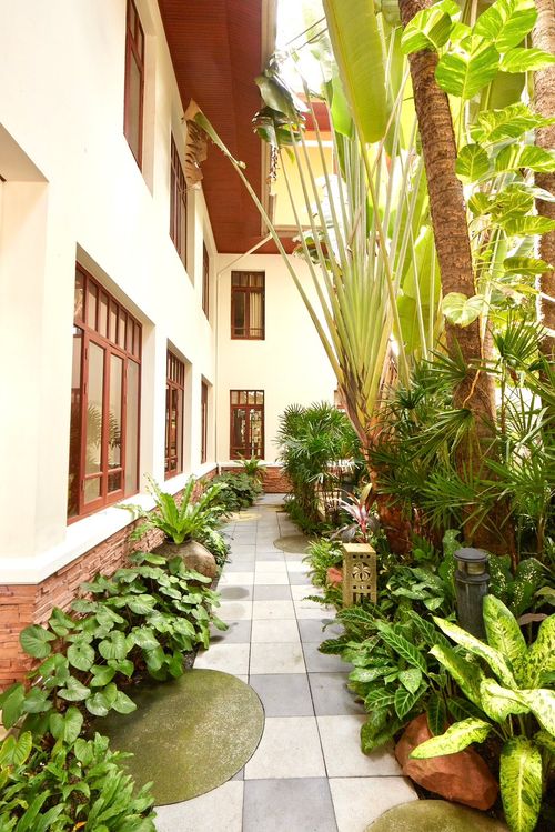 House for rent, House Ekamai 10, 4 bedrooms, 620 sq m, private pool, Pet friendly.