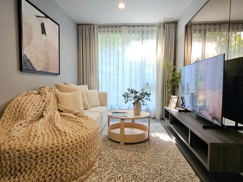 Ideo Mobi Sukhumvit 40 Condo for SALE ขาย **   ห้องกว้าง 52 ตรม.2 นอน 2 น้ำ  พร้อมอยู่@ 8,250,000 บาท Call 096-2615656  ห้องกว้าง 52  ตรม. 2 นอน 2 น้ำ  ตกแต่งให้ครบพร้อมอยู่    Location : Sukhumvit  Thonglor Eakmai  Selling  Price : 8,250,000 Baht  Condom