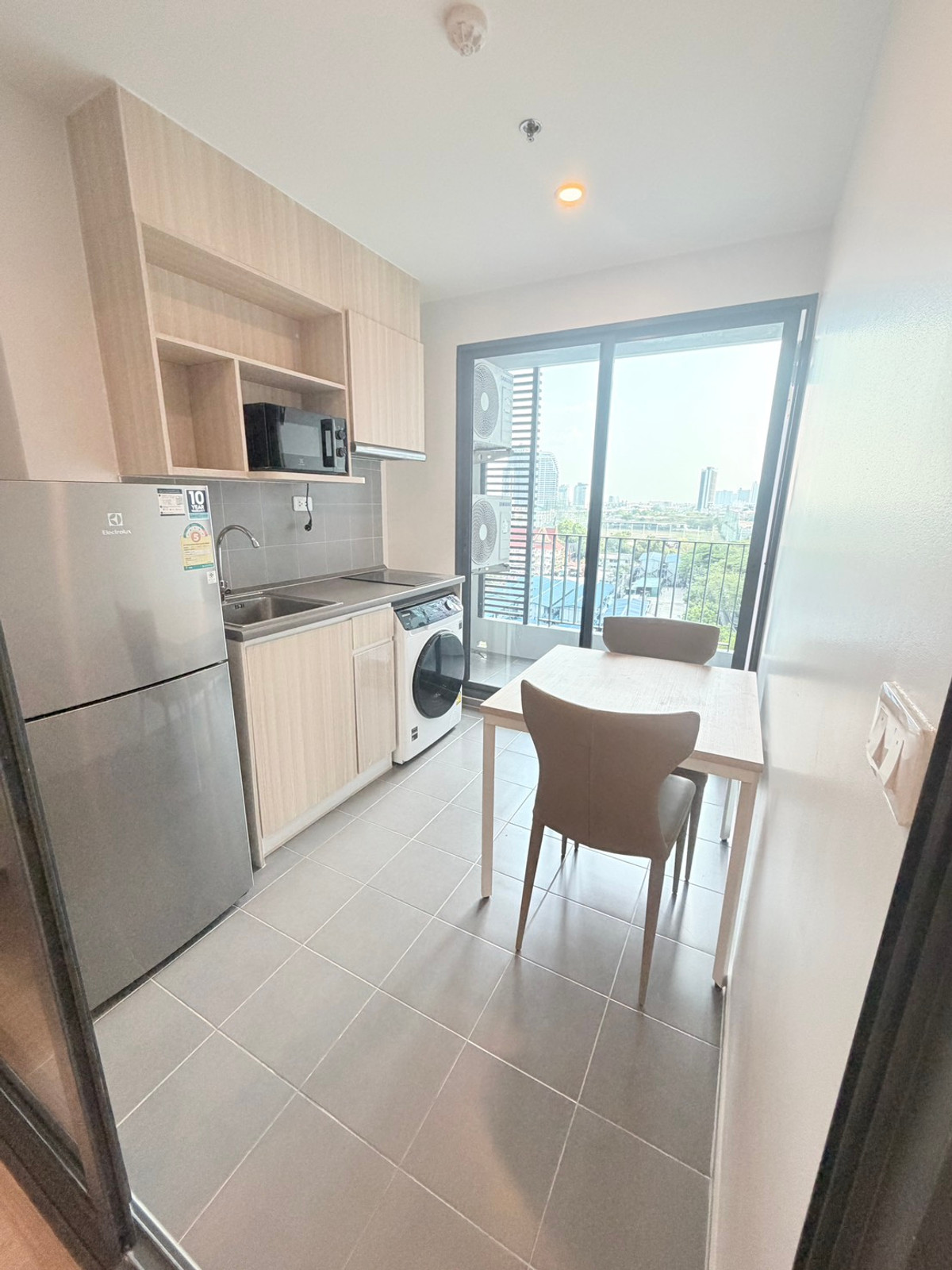 Condo for Rent: Ideo O2 Near BTS Bang Na (approx. 300 meters) Condo for Rent: Ideo O2 Near BTS Bang Na (approx. 300 meters)