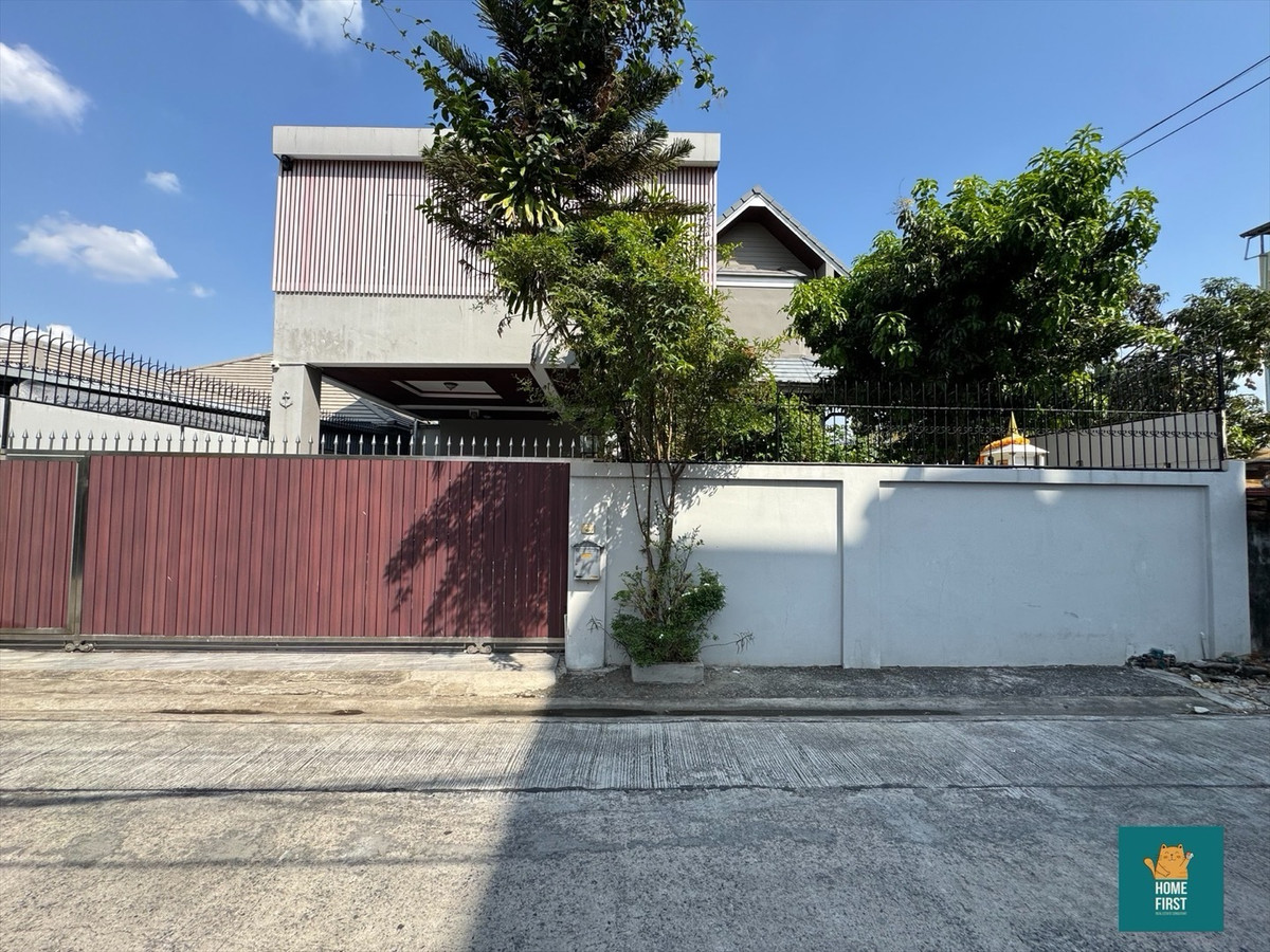 Single house opposite Mega Bangna, 60 sq m, 4 bedrooms, 4 bathrooms, 55,000 baht.