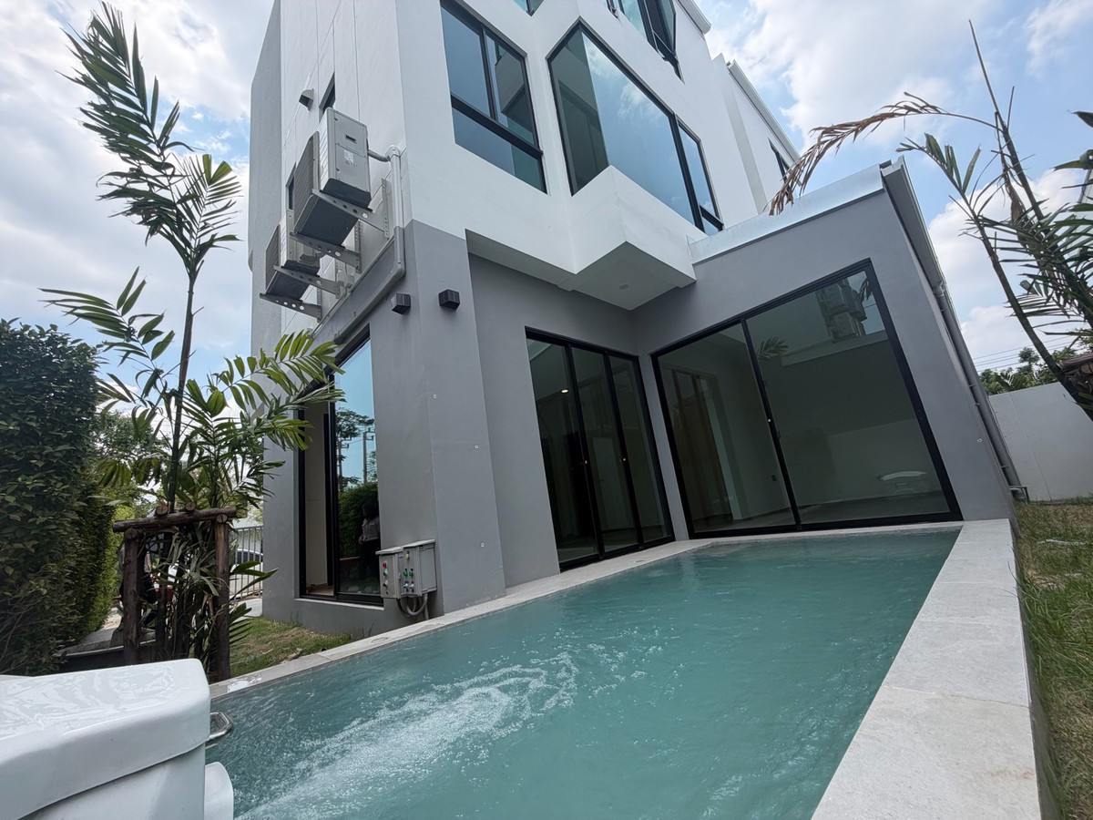 For rent, 3-story detached house, Altitude Forest Onnut - Latkrabang (Altitude Forest On Nut - Latkrabang)