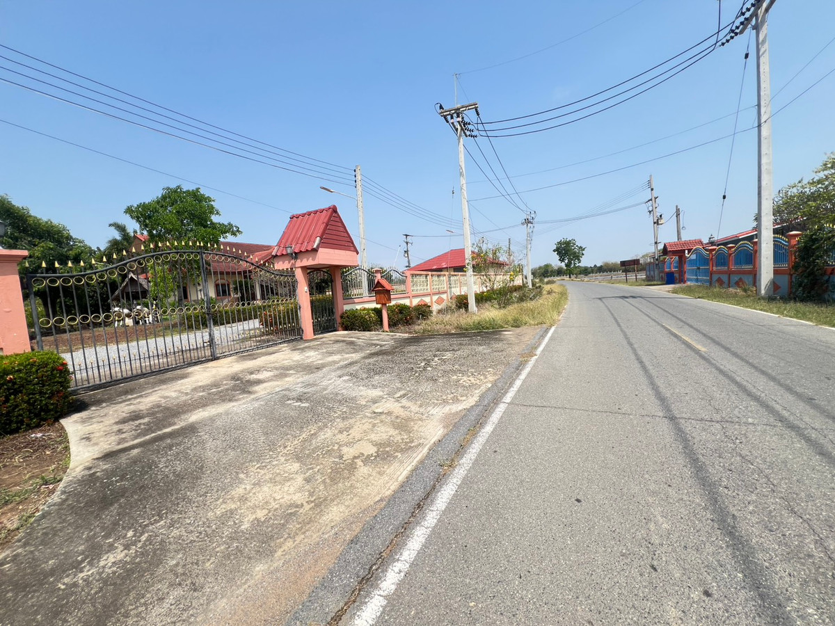 ขายด่วน! ที่ดินผืนใหญ่ 12 ไร่ พร้อมบ้าน 4 หลัง (ตกแต่งด้วยไม้สัก) – อ.สามชุก จ.สุพรรณบุรี – รูปที่ 3