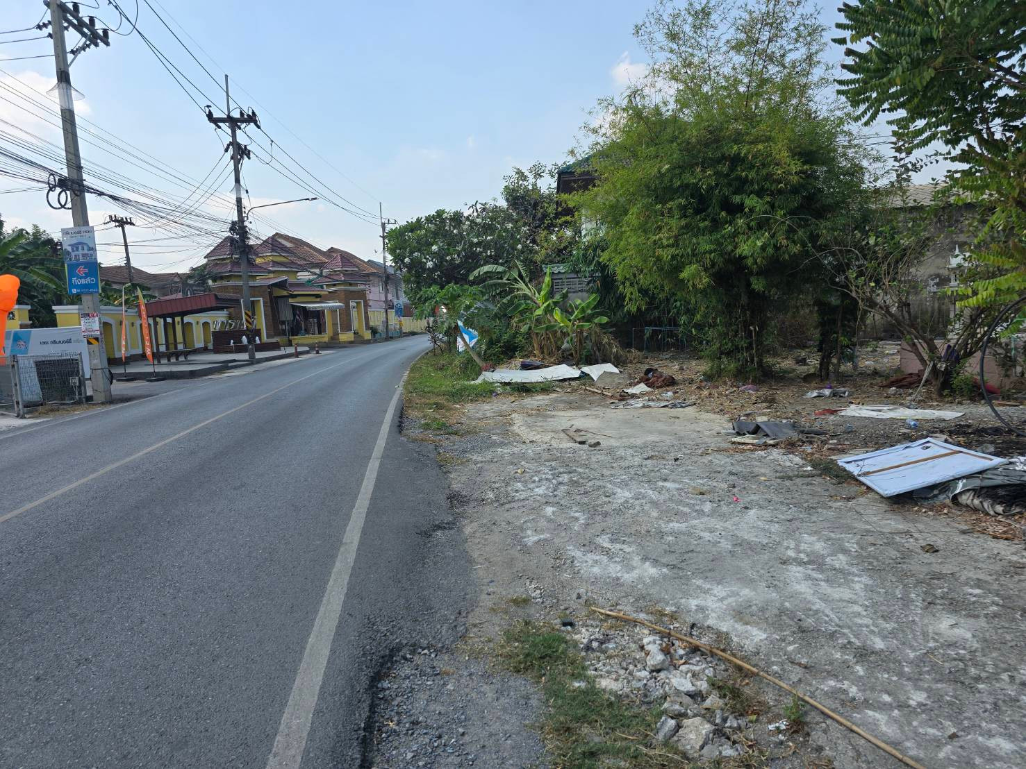 Land for rent, beautiful rectangular plot, size 547 sq m, Soi Krathum Lom 19, only 800 meters from Phutthamonthon Sai 4 Road, width next to the road approximately 50 meters, depth 40 meters, community area, village. – รูปที่ 4