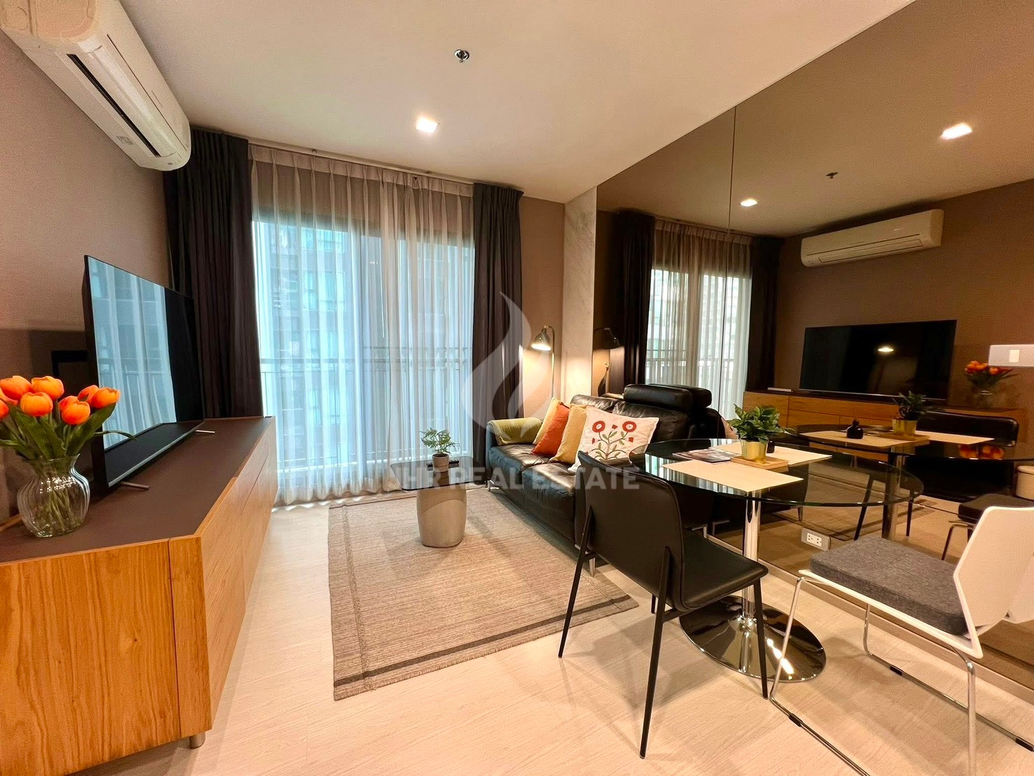 “ Best deal 🔥”  Rhythm Sukhumvit 36 - 38  1 bed 1 bath contact line id : @jhrrealestate