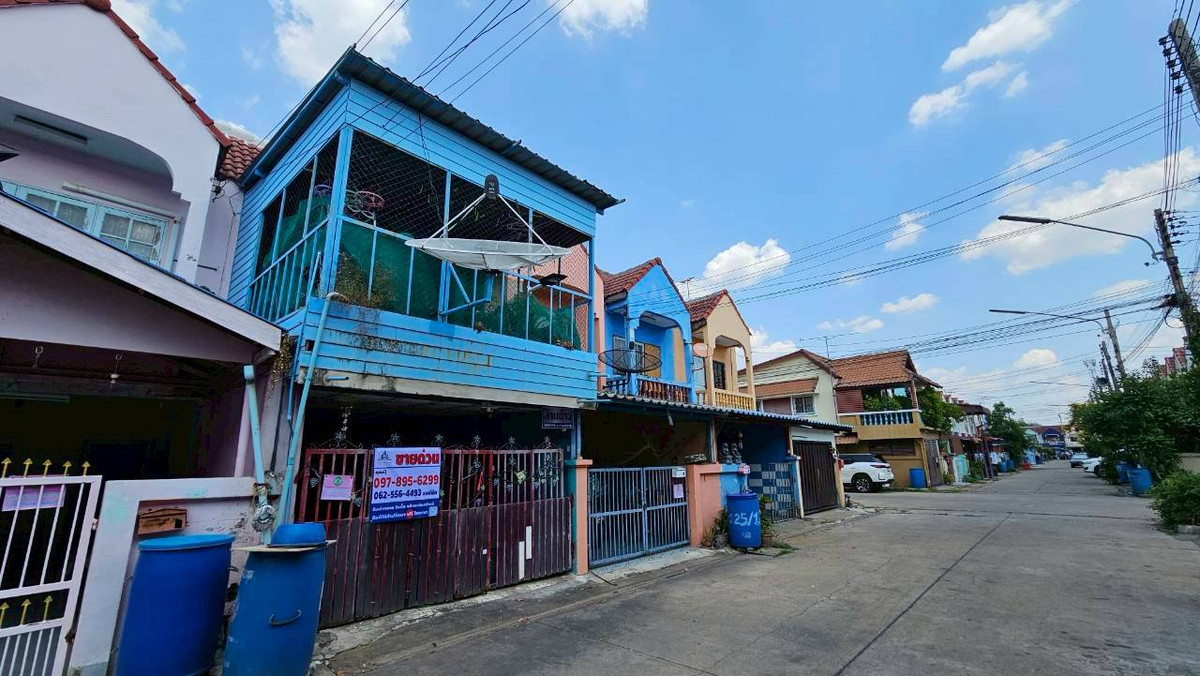 ทาวน์เฮ้าส์ 2 ชั้น หมู่บ้านบัวแก้ว (สามโคก) 20 ตร.ว. 3 นอน 2 น้ำ ราคาถูก – รูปที่ 2