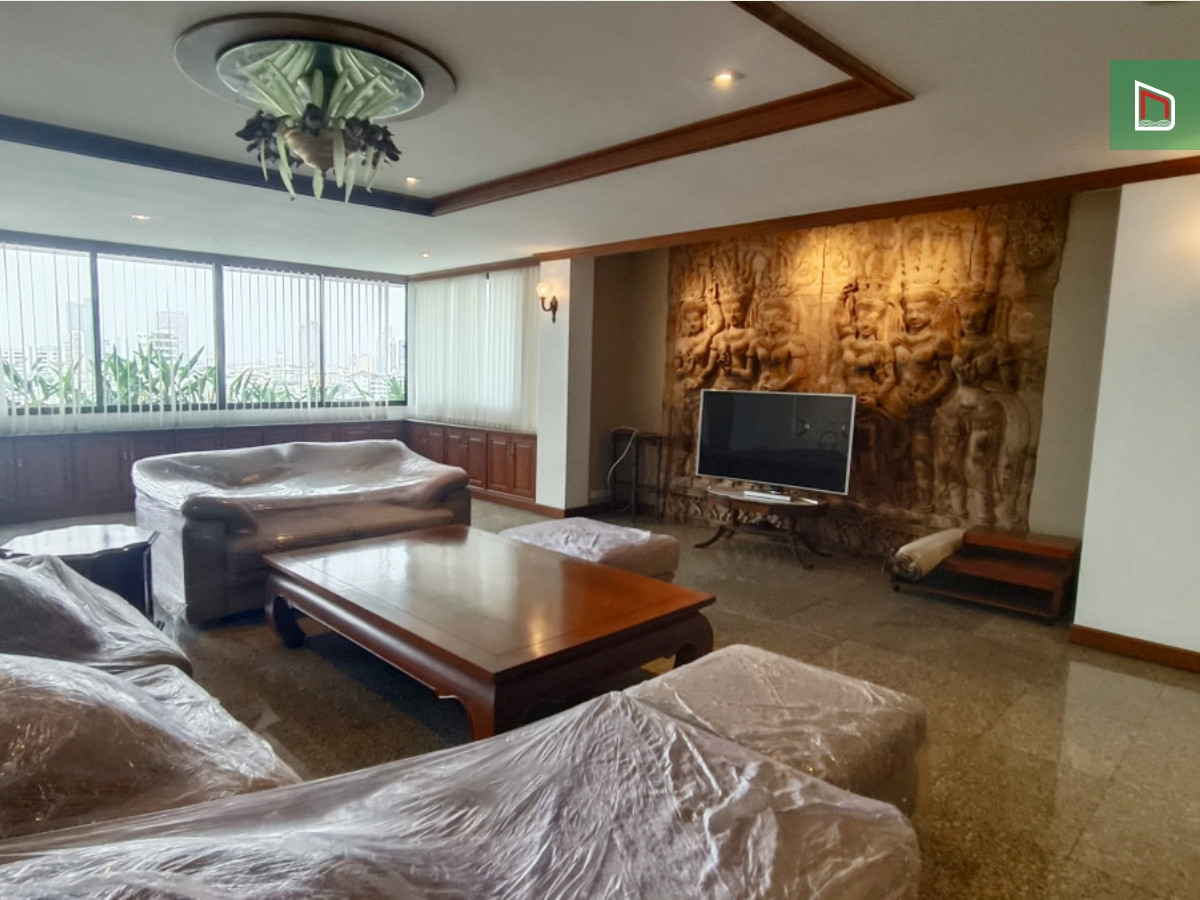 Luxury condo, The Habitat Sukhumvit 53, in the heart of Thonglor, 3 bedrooms, 4 bathrooms, 11th floor, north side, not hot, 25.21 million, good location, easy to enter and exit the alley, close to BTS and J Avenue. Luxury condo, The Habitat Sukhumvit 53, in the heart of Thonglor, 3 bedrooms, 4 bathrooms, 11th floor, north side, not hot, 25.21 million, good location, easy to enter and exit the alley, close to BTS and J Avenue.