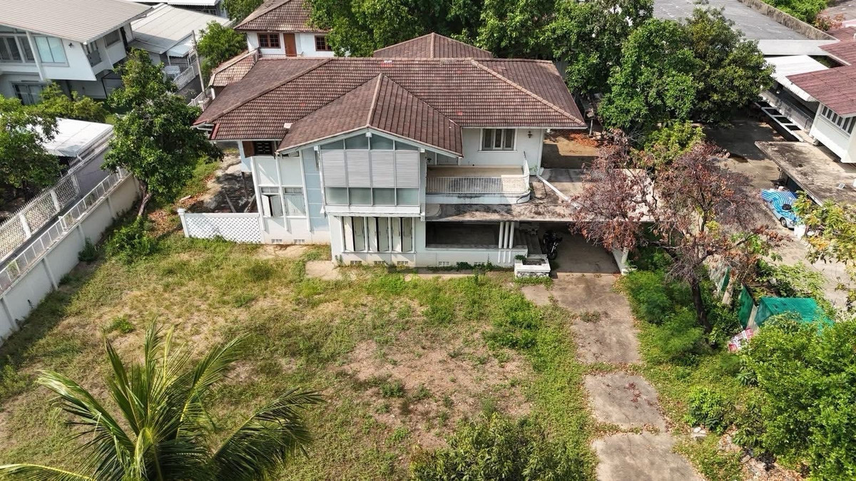 📌 ปล่อยเช่า / ขาย : บ้านพร้อมสวนกลางอารีย์ ขนาดไร่กว่า , 596 ตรว ** เหมาะสำหรับทำสปา / ร้านอาหารและบาร์ / คลีนิค / อาคาร ออฟฟิศ / Community Mall ขนาดเล็ก / โรงเรียนนานชาติ / Wellness Center / โรงแรม 📌 Rental / Selling : Commercials house with garden – รูปที่ 4