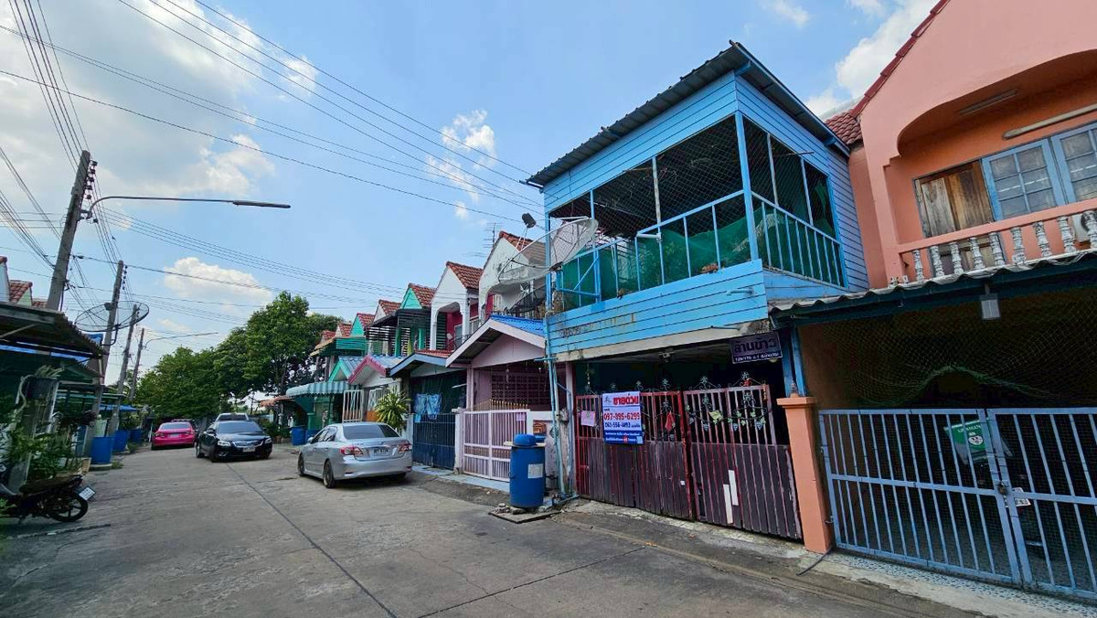 ทาวน์เฮ้าส์ 2 ชั้น หมู่บ้านบัวแก้ว (สามโคก) 20 ตร.ว. 3 นอน 2 น้ำ ราคาถูก – รูปที่ 3
