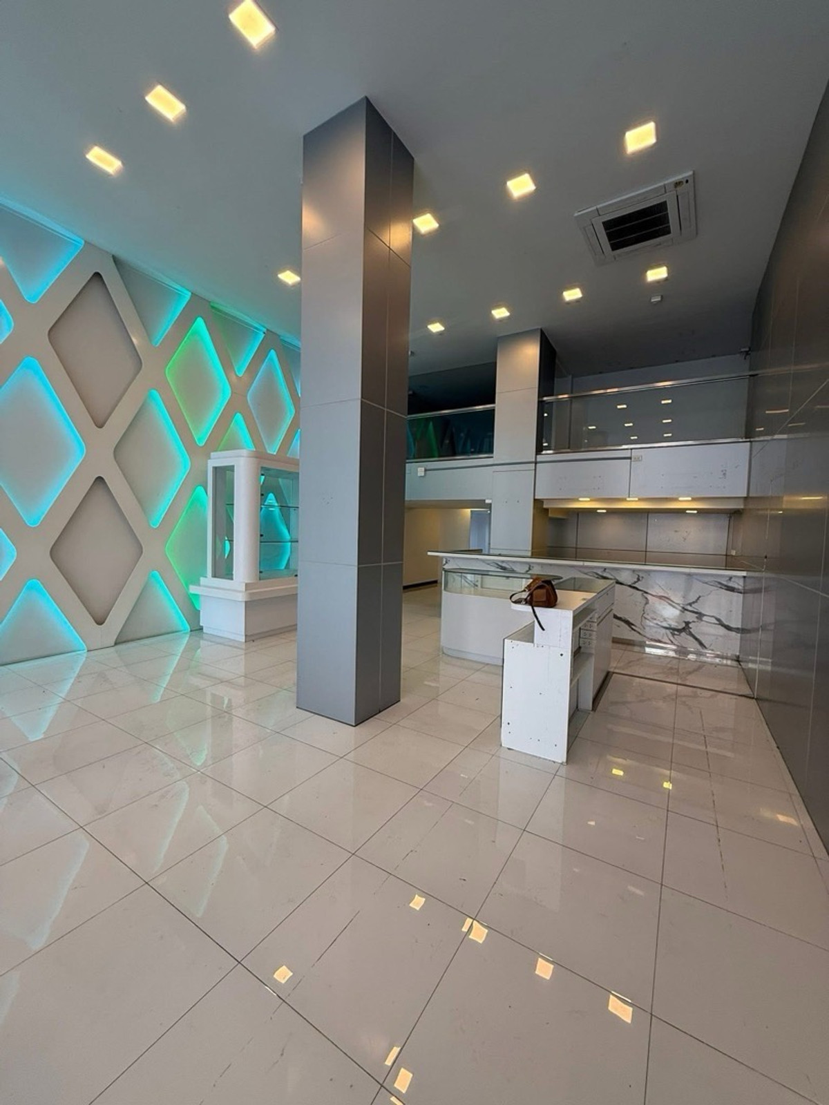 📌 ปล่อยเช่า : Stand Alone Building ใจกลางทองหล่อ , ตึก 4 ชั้น , 530 ตรมสามารถทำ • Spa & Salon / Wellness Center / Bar / Restaurant / Clinic / Cafe etc 📌 Rental : Stand Alone Buidling In Heart Of Thonglor , 4 Storeys , 530 sqm • Spa & Salon  – รูปที่ 3