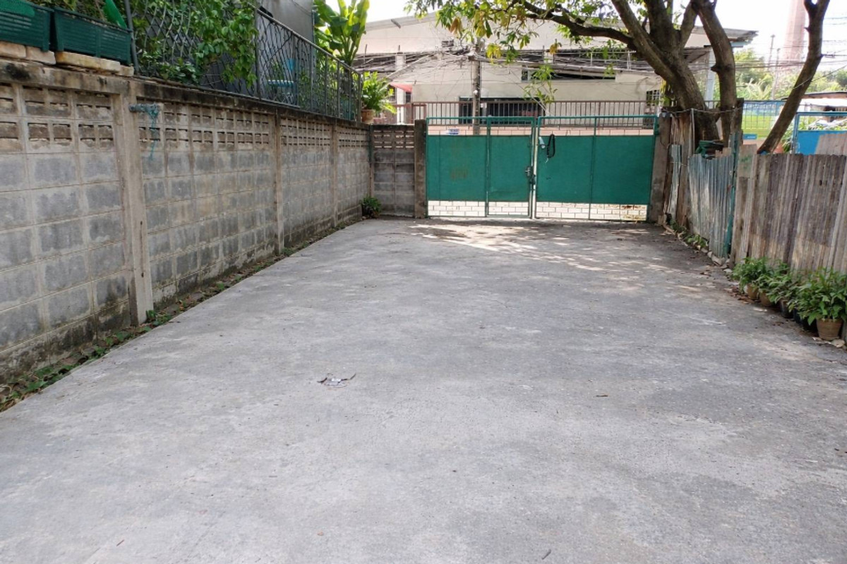 Urgent sale!!!! Vacant land, Thep location, Inthamara 29 Urgent sale!!!! Vacant land, Thep location, Inthamara 29