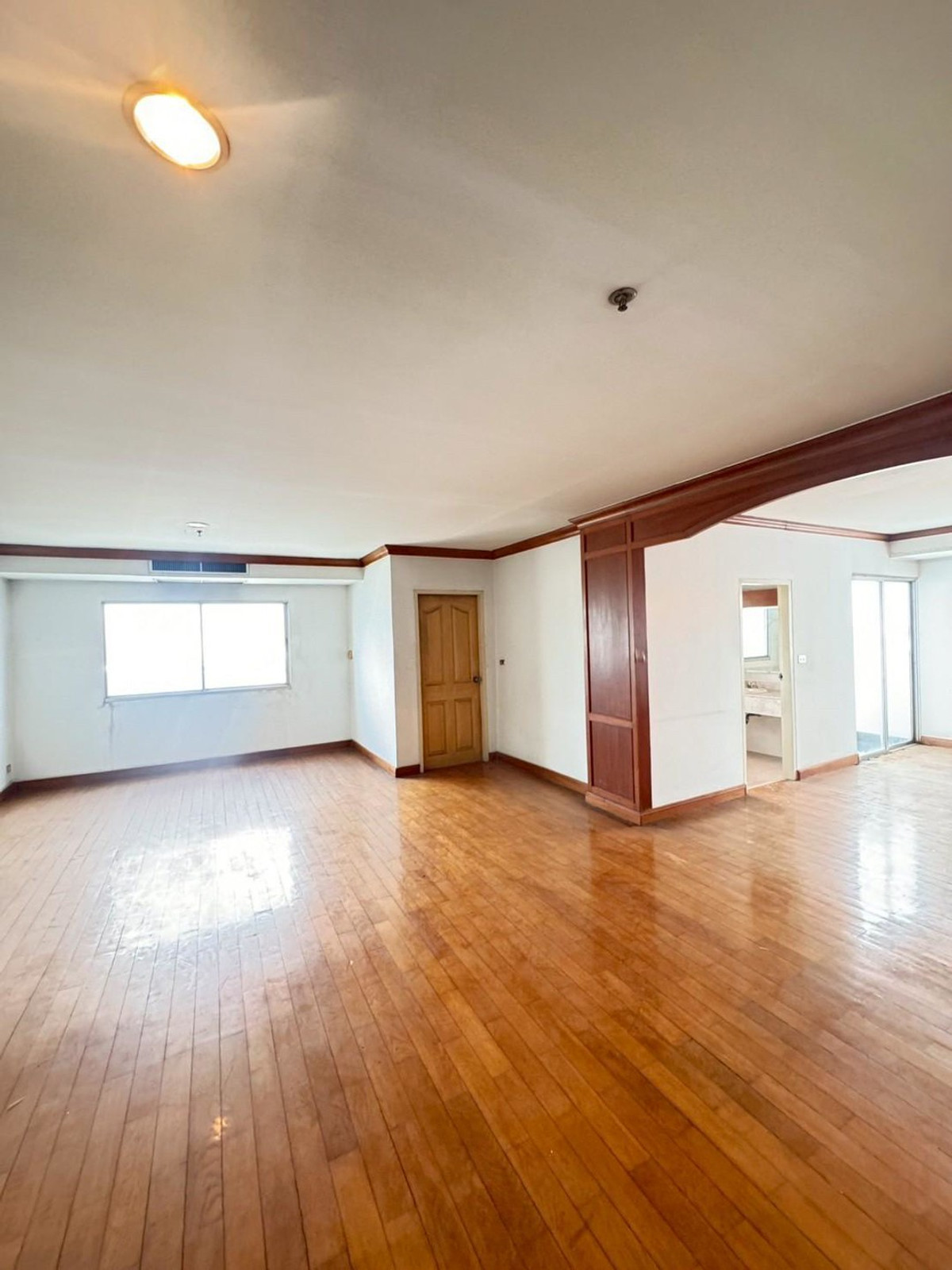 Rare Item!! ✨The Executive Regent✨3 beds 3 baths, Size 243.27 sqm., near BTS / MRT Khlong Toei (2.8 km) Tel.0982645161 Rare Item!! ✨The Executive Regent✨3 beds 3 baths, Size 243.27 sqm., near BTS / MRT Khlong Toei (2.8 km) Tel.0982645161